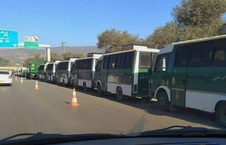 Photos | Plusieurs barrages filtrants mis en place aux entrées de la capitale