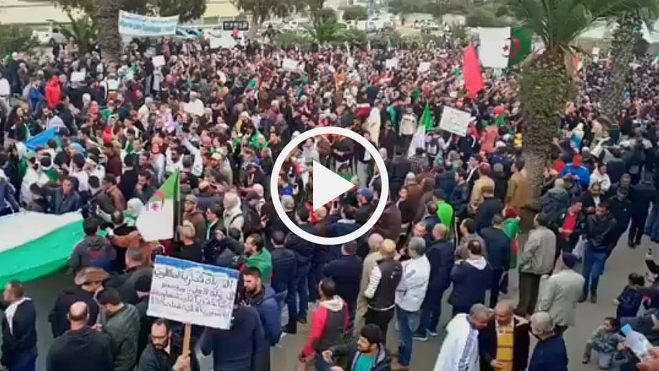 53e vendredi : Participation massive des Oranais