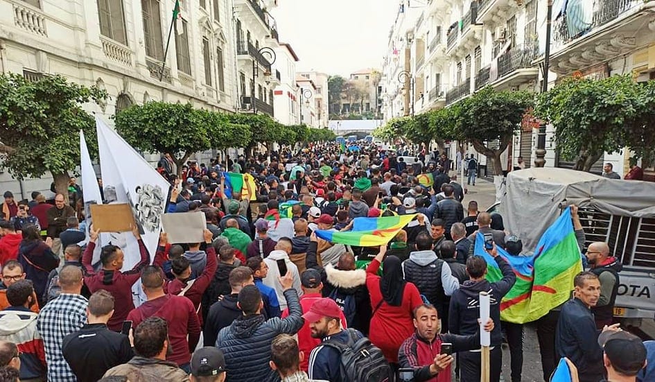 Foule exceptionnelle à Alger pour le 1er anniversaire du Hirak