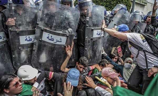 Une photo du mouvement populaire nominée pour le World Press Photo of the year