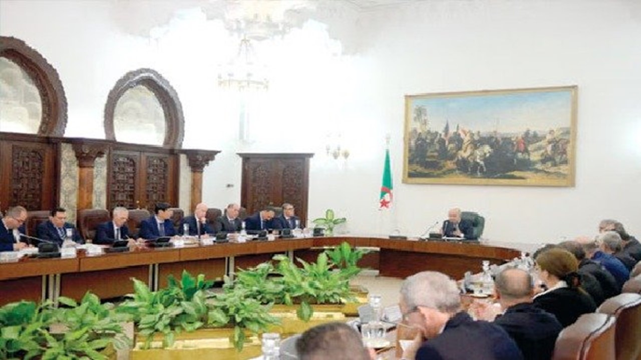 Tebboune présidera une réunion extraordinaire du conseil des ministres demain