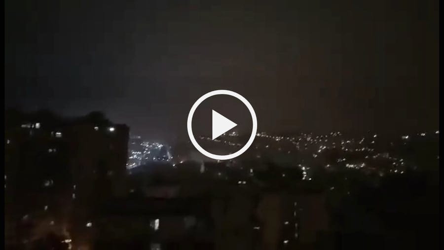 Confinés, les algériens apportent leur soutien aux détenus du Hirak