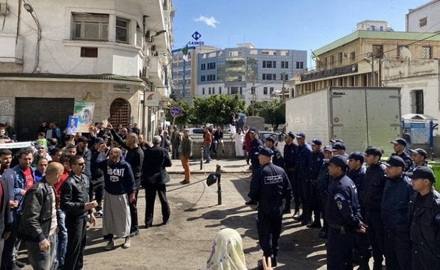 Plusieurs arrestations lors des marches du 55e vendredi du Hirak