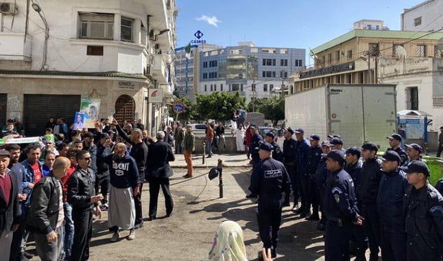 Plusieurs arrestations lors des marches du 55e vendredi du Hirak