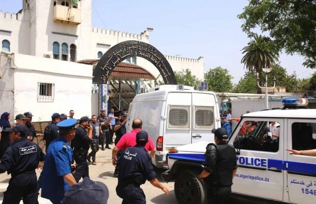 Trois journalistes à la prison d&rsquo;El Harrach