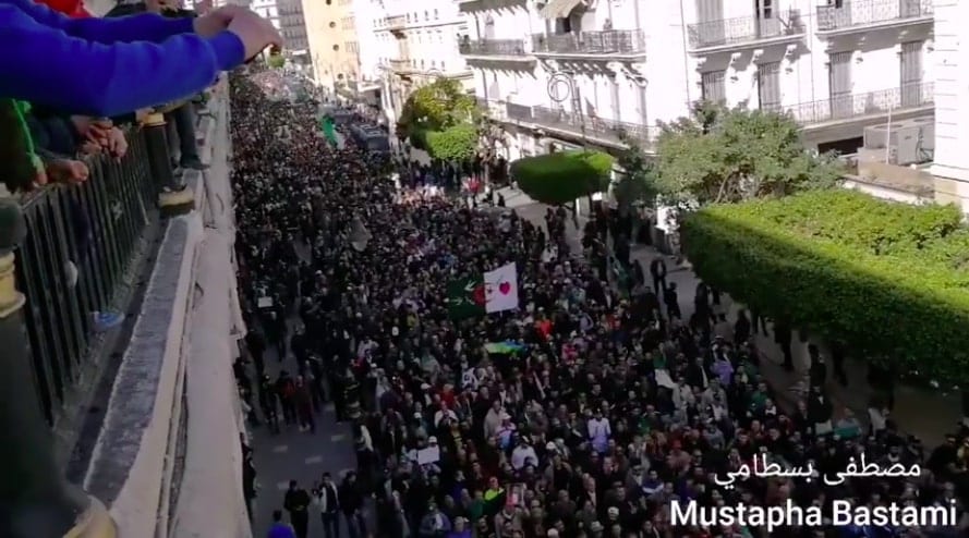 55e vendredi : Impressionnante marée humaine à Alger