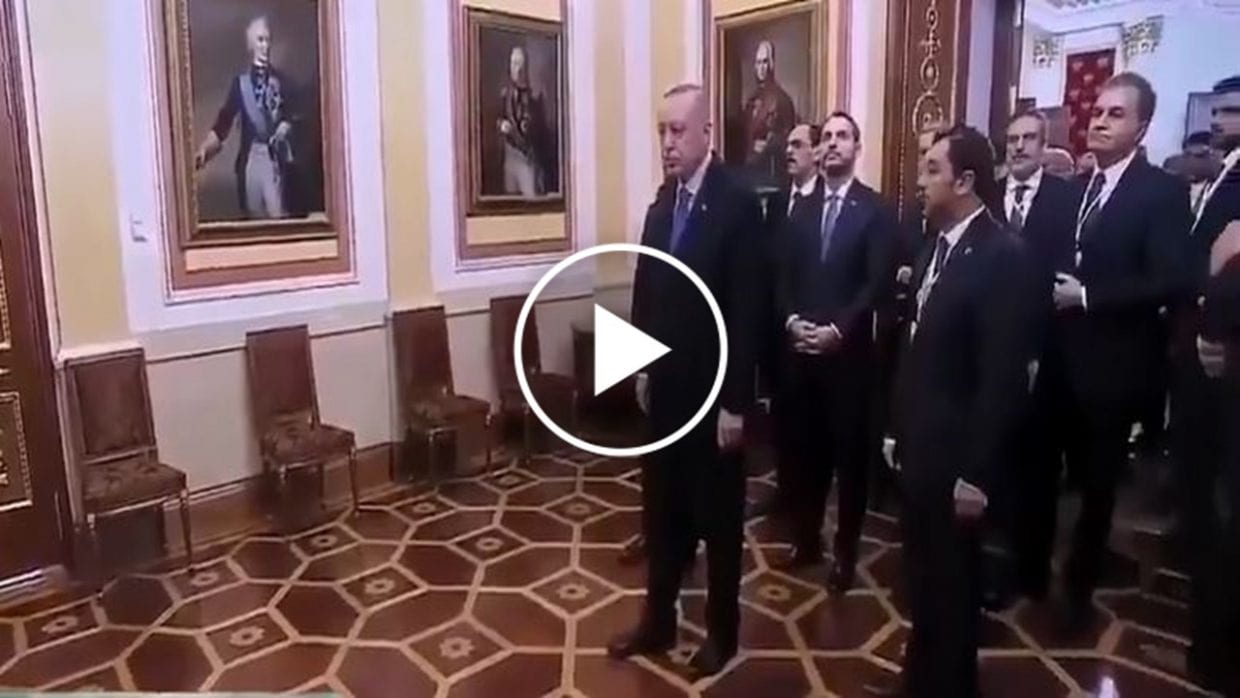 Lorsque Poutine fait attendre Erdogan avant de le rencontrer (Vidéo)