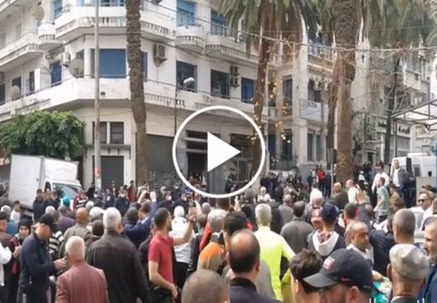 56e vendredi du Hirak à Alger : plusieurs interpellations au début de la manifestation (Vidéo)