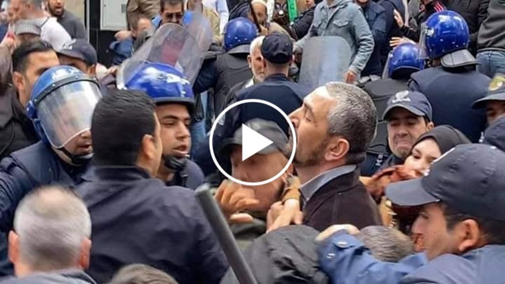 Alger : interpellation de Samir Belarbi (Vidéo)