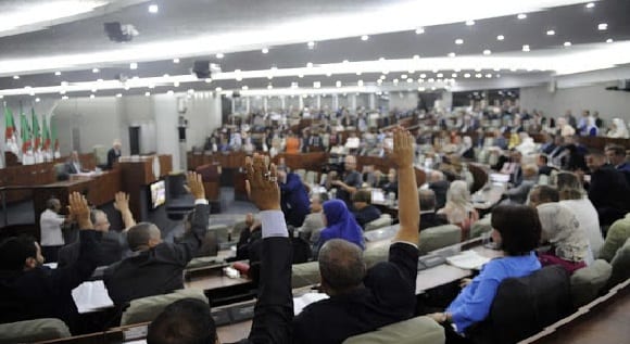 Coronavirus en Algérie : Les députés d’un parti politique font don d’un mois de leurs salaires