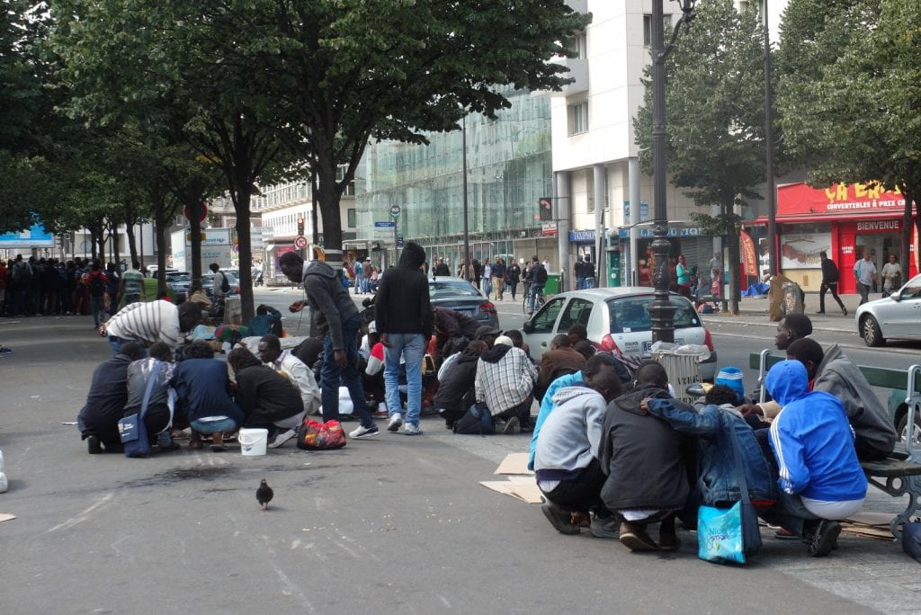 Vers une régularisation des sans-papiers en France ?