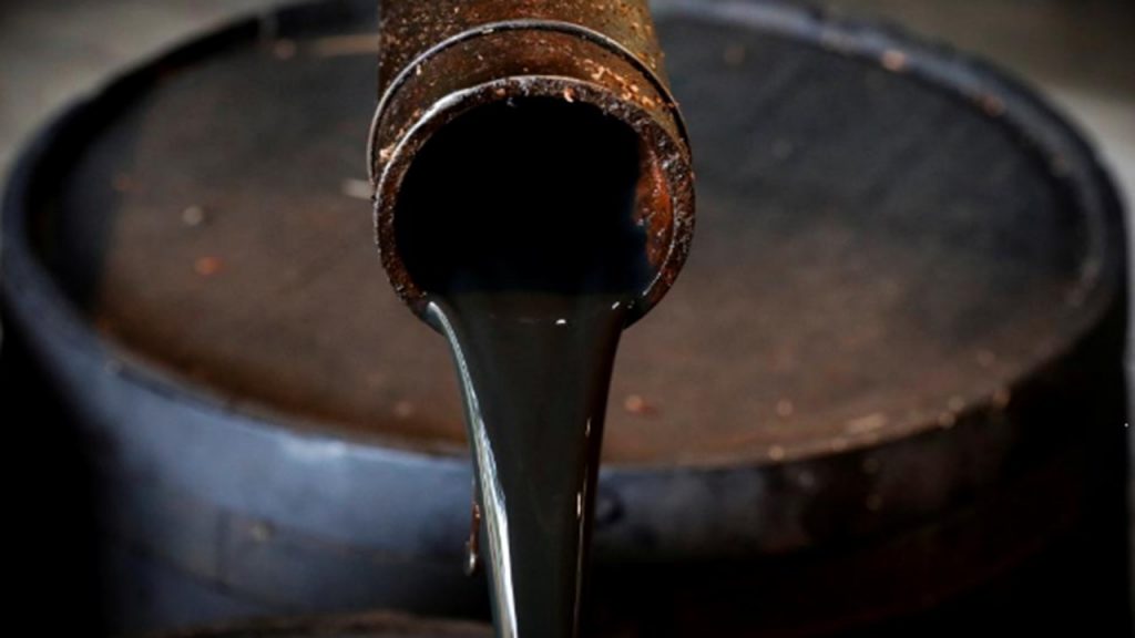 Pétrole : le prix du baril rebondit après l’effondrement historique de cette semaine