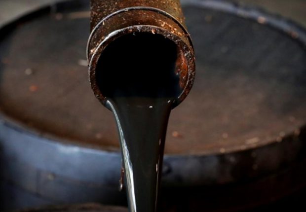 Pétrole : le prix du baril rebondit après l’effondrement historique de cette semaine  