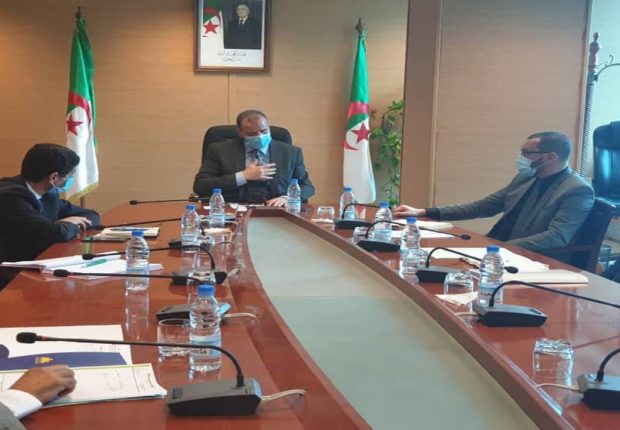 Ramadhan 2020 : Rezig appelle les opérateurs économiques à réduire les prix du sucre