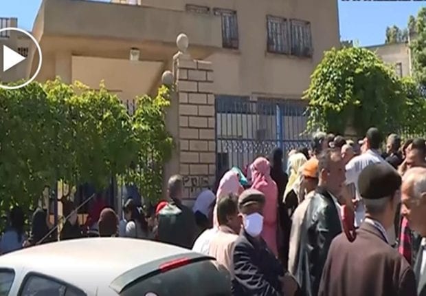 Tizi Ouzou : Grande affluence et bousculade dans un bureau de poste (Vidéo)