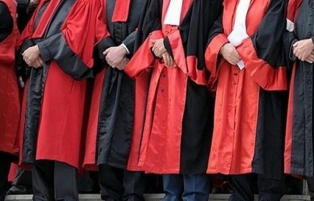 Coronavirus : Le syndicat des magistrats lance un appel à Tebboune