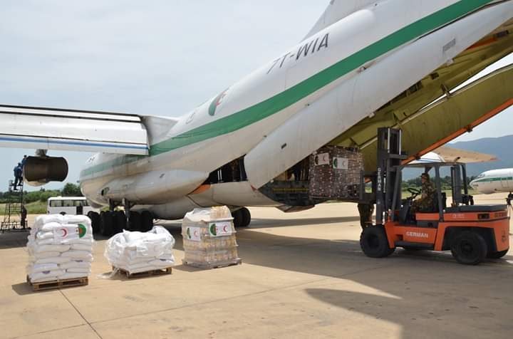 L’Algérie envoie une aide humanitaire au Niger