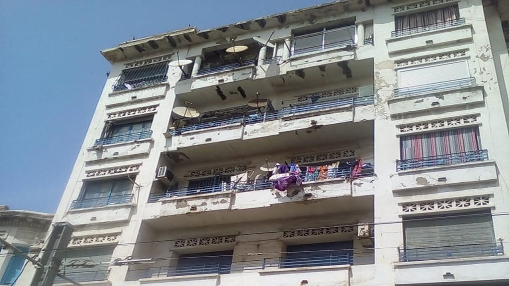 Effondrement de deux étages d’un immeuble à Alger