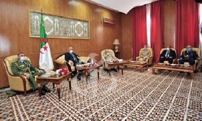 Tebboune préside une séance de travail au siège du MDN