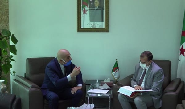 Ministère du Commerce : Accord pour la promotion de la langue Amazigh dans le secteur commercial