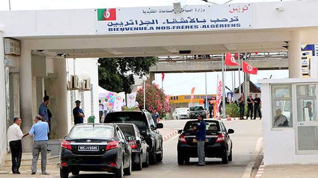 L’ambassade de Tunisie en Algérie : Une nouvelle date de rapatriement des tunisiens bloqués en Algérie