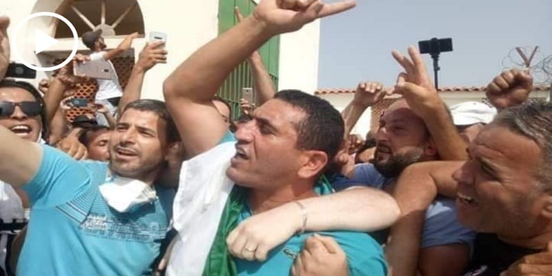 Karim Tabbou quitte la prison de Kolea (Vidéo)