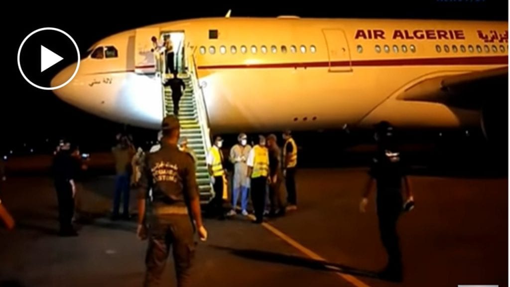Arrivée du premier vol de rapatriement à El Oued (vidéo)