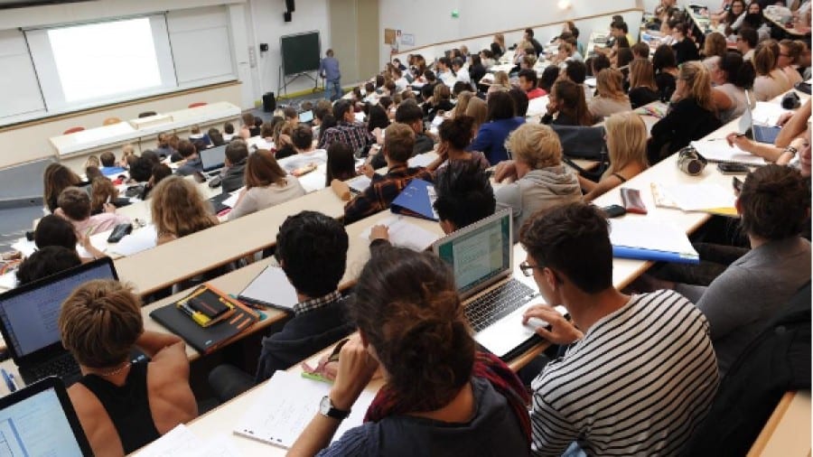 Les incidences de la crise du Covid-19 sur les étudiants algériens en France