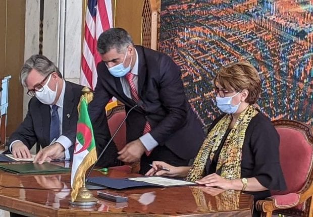 Protection du patrimoine culturel : L&rsquo;ambassadeur américain et la ministre de la Culture signent un accord