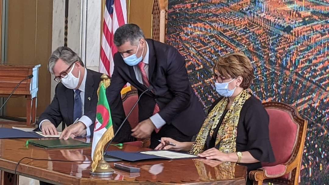 Protection du patrimoine culturel : L’ambassadeur américain et la ministre de la Culture signent un accord