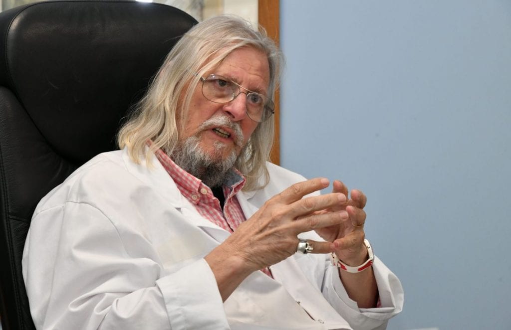 Coronavirus : Pr.Didier Raoult constate que le virus prend des formes bénignes 
