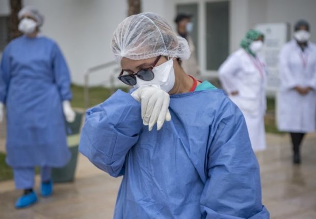 Baisse continue des cas de Covid-19 : les mises en garde des spécialistes