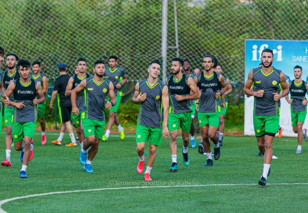 La LFP appelle les clubs à suspendre les stages et regroupements des athlètes