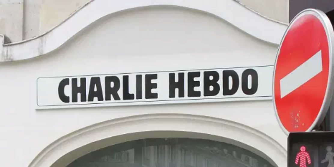 À la veille de son procès, Charlie Hebdo republie les caricatures du Prophète