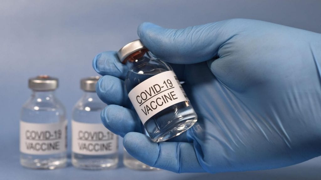 coronavirus : arrestation d’un indien pour fabrication de faux vaccins anti-covid 21798911-1024x576