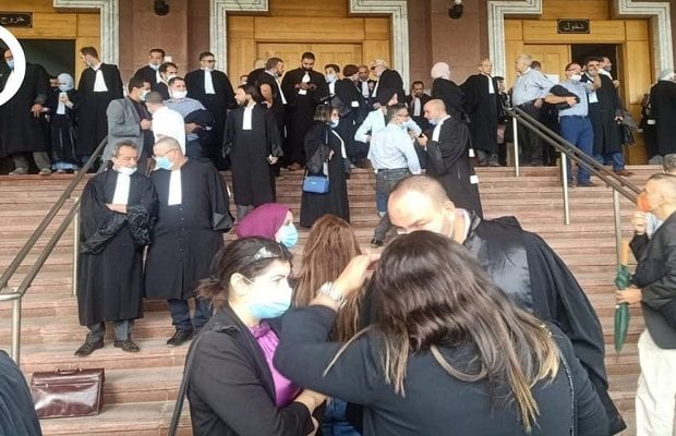 Cour d&rsquo;Alger : Nouveau sit-in de protestation des avocats (vidéo)