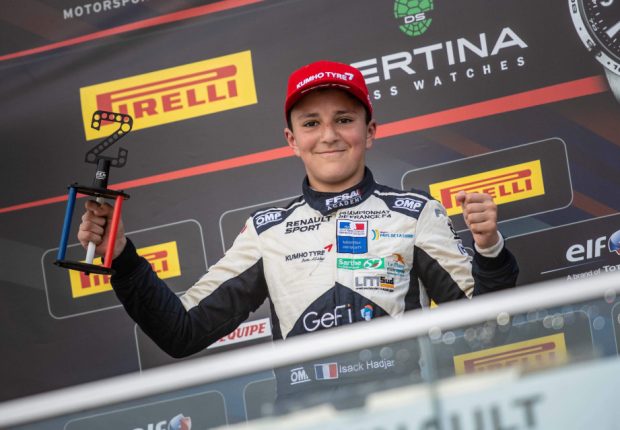 Isack Hadjar joue le titre en Championnat de France F4