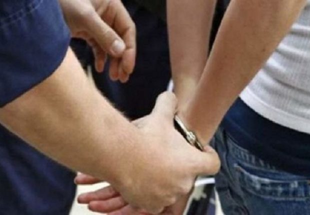 Oran : Un duo de trafiquants de drogue écroué à Douar Boudjemâa