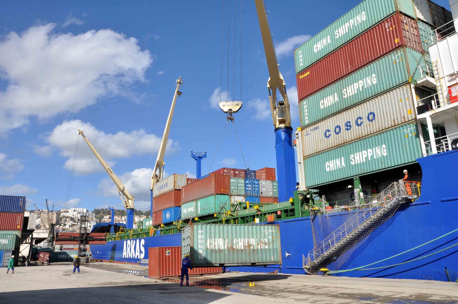 Stockage de produits dangereux au port de Skikda : Les précisions du ministère de l’Intérieur