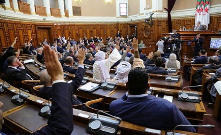 Révision de la Constitution : Le Sénat adopte le projet à l’unanimité