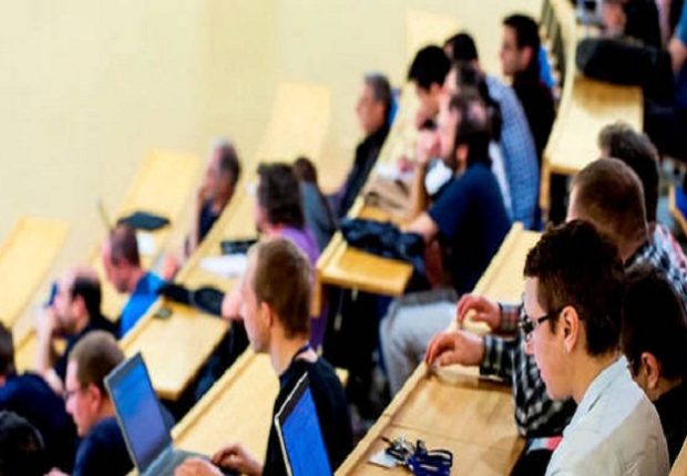 Des boursiers en Grande-Bretagne bloqués en Algérie interpellent les autorités