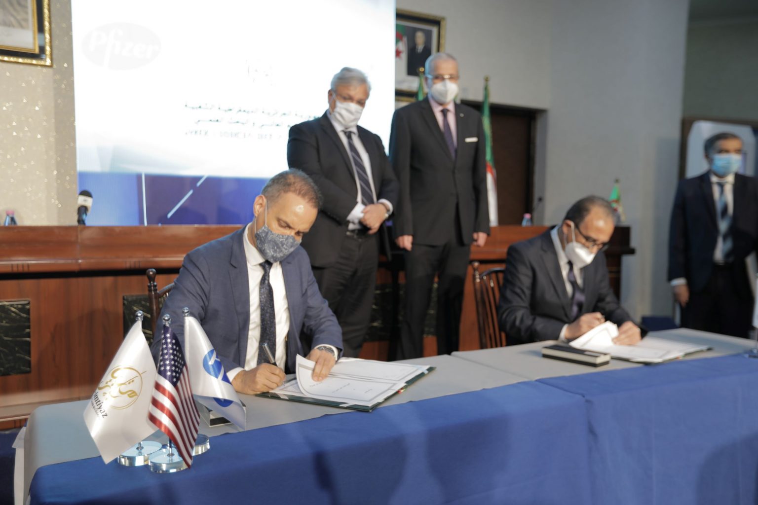 Le Ministère de l’Enseignement Supérieur et les Laboratoires Pfizer signent une convention de partenariat