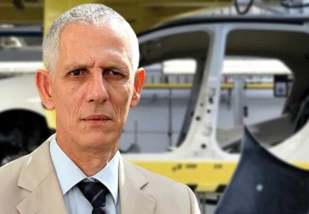 Ferhat Aït Ali s’entretient avec un représentant du Groupe Volkswagen