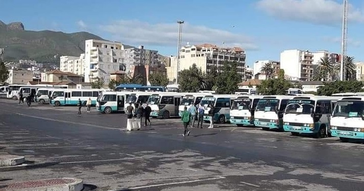 Les transporteurs de voyageurs en grève à Béjaïa