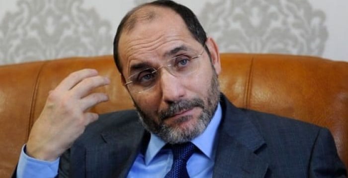 Makri s&rsquo;en prend de nouveau au « courant laïque »