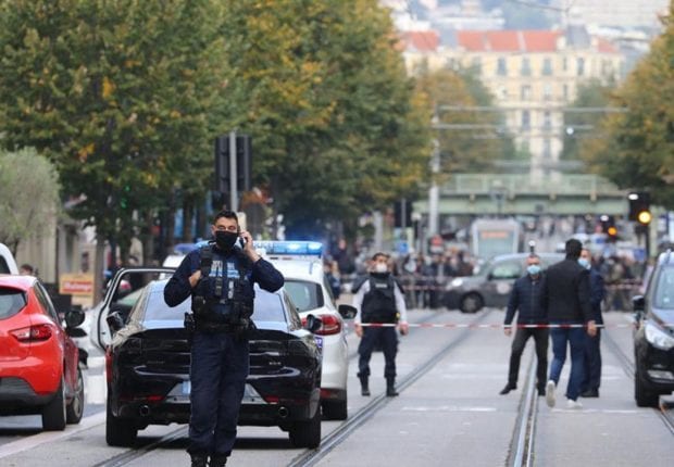 France : au moins 2 morts dans une attaque au couteau à Nice