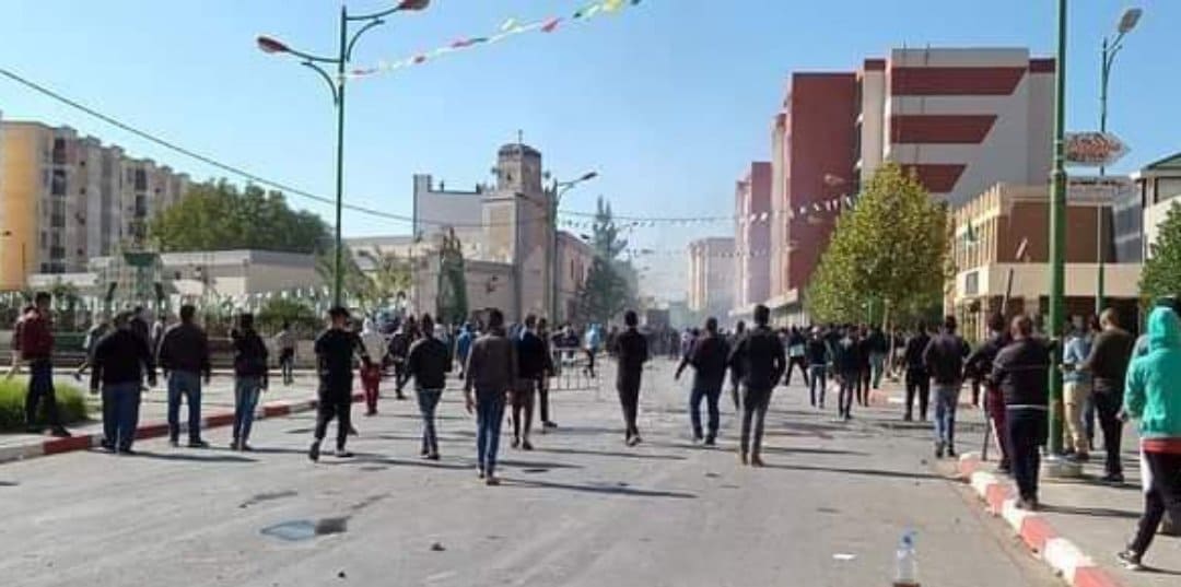 Référendum constitutionnel : Manifestations et affrontements à Bouira