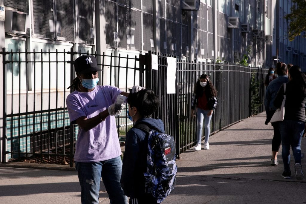 Coronavirus : Malgré la flambée des cas de contamination, New York rouvre ses écoles