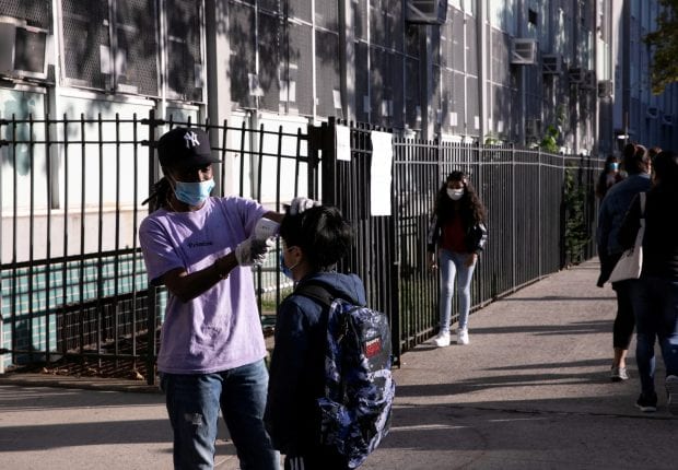 Coronavirus : Malgré la flambée des cas de contamination, New York rouvre ses écoles