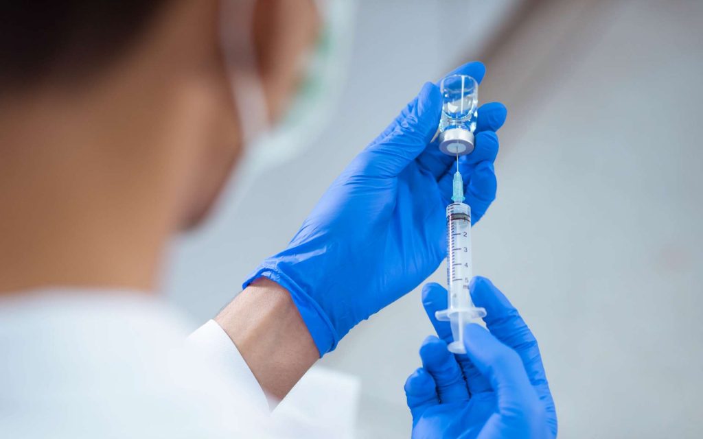 Vaccin Coronavirus : L’avantage du troisième vaccin russe vanté par des chercheurs